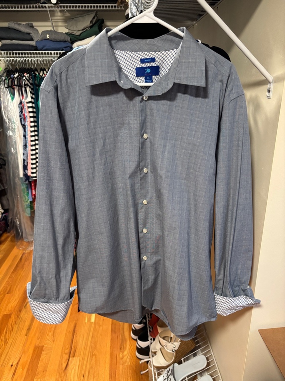Like New Mens Egara dress shirt